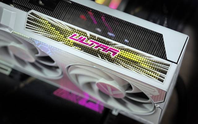 iGame RTX 4070 Ultra显卡首测 2K光逃百帧新潮玩