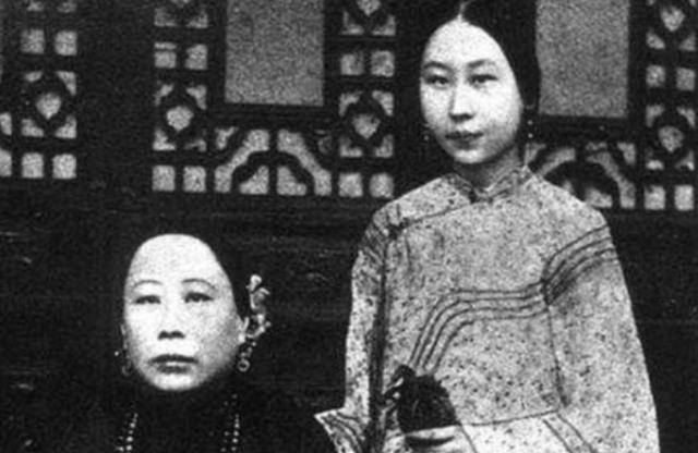 1888年，李鸿章把22岁女儿嫁给老迈臣，两人的后代现在家喻户晓