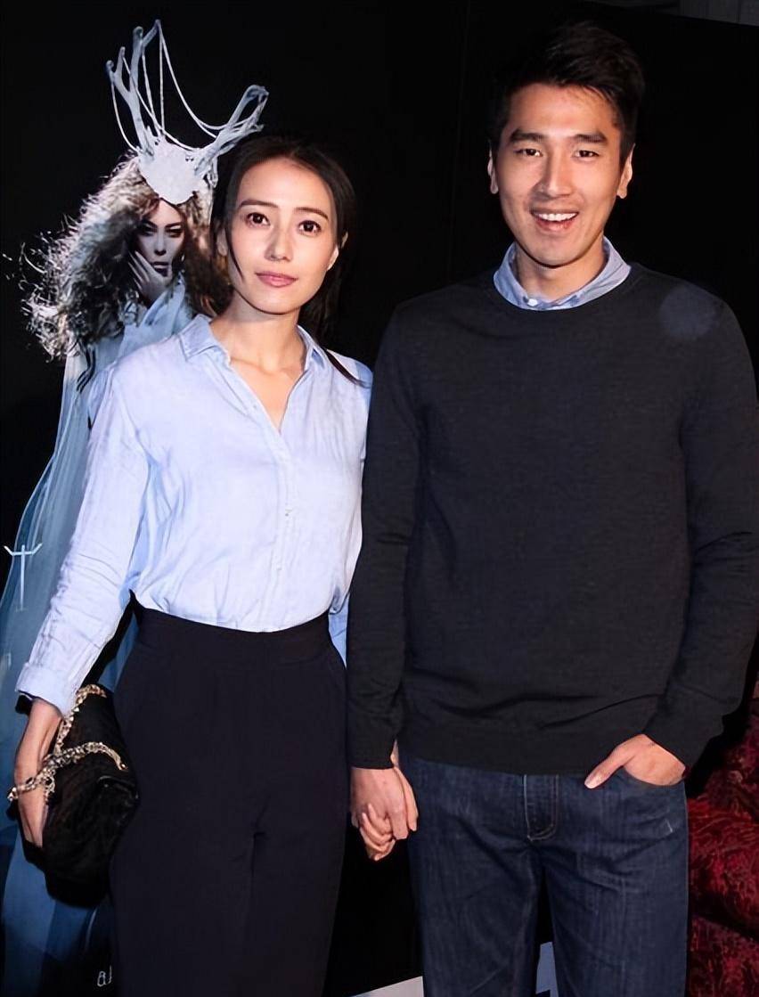 原创高圆圆：35岁嫁给小五岁的赵又廷，并在40岁高龄为他生了一个女儿