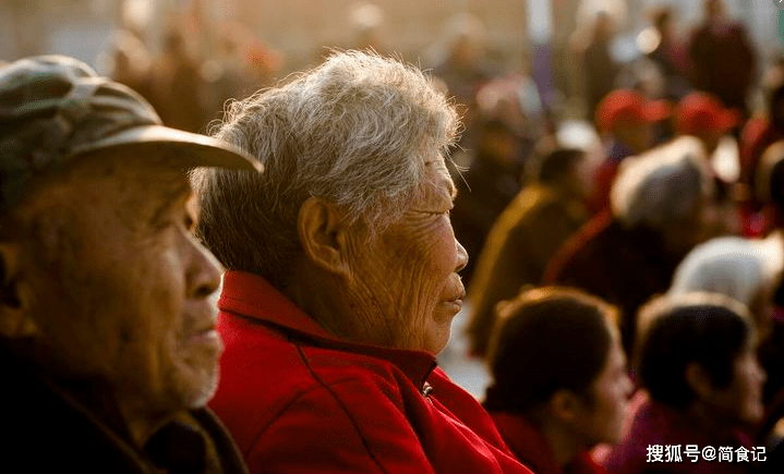 半岛体育俗话说“老人长寿子孙不旺”健康长寿为何是错？看完就懂了(图6)