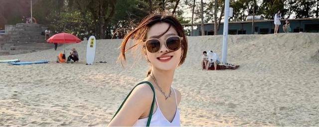 爱游戏官方网站夏天要做个甜辣小仙女！吊带衫必不可少时尚时尚又少女感爆棚(图7)
