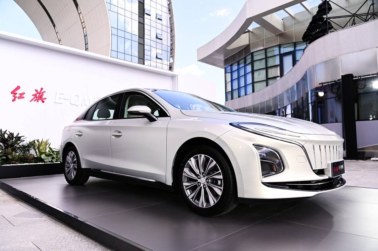 开云 开云体育平台ALL IN新能源后 红旗E-QM5 560KM PLUS 2023款带来最强“航价比”(图6) 开云 开云体育平台ALL IN新能源后 红旗E-QM5 560KM PLUS 2023款带来最强“航价比”(图6)