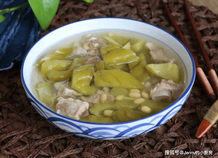 原创
            伏天喝汤，一年不蔫！明天入伏，分享5道汤，常喝身体好精神足丨伏天喝点什么养生汤