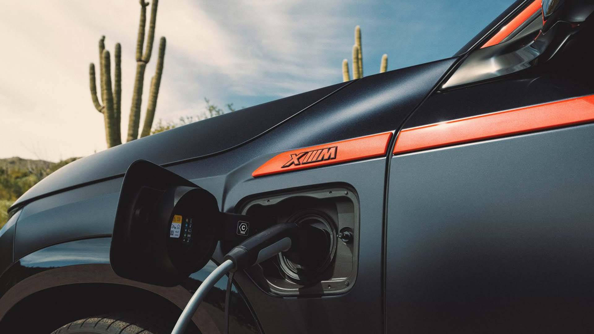 这宝马竟要285万！红标44T超强插混 堪称品牌最强SUV？(图9)