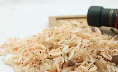 宠物知识：狗狗缺钙走路踮起腿，狗狗走路踮着脚走缺钙了-第1张图片-冲锋网