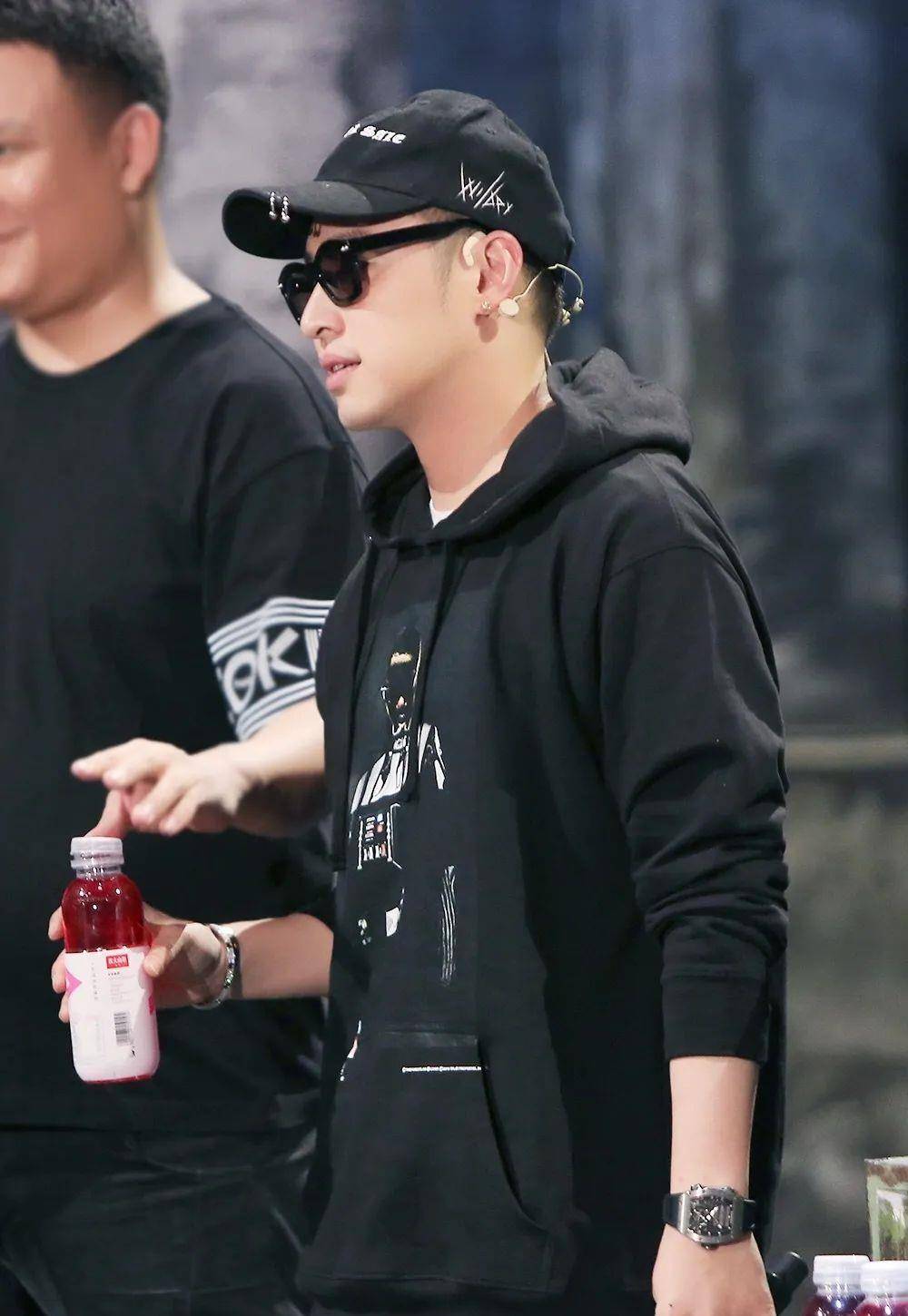 ����ش�4000��ı�¼�ơ�����˵���۷�Ծ���