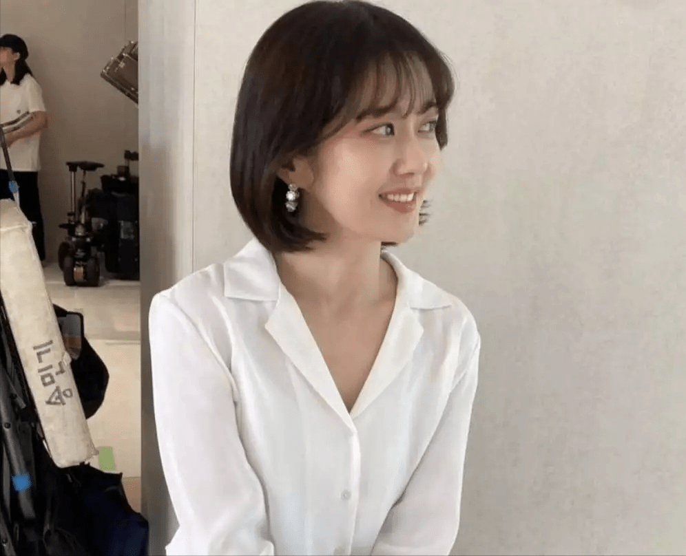 原创43岁的张娜拉素颜出镜，童颜外貌迷倒众人，网友：太美了
