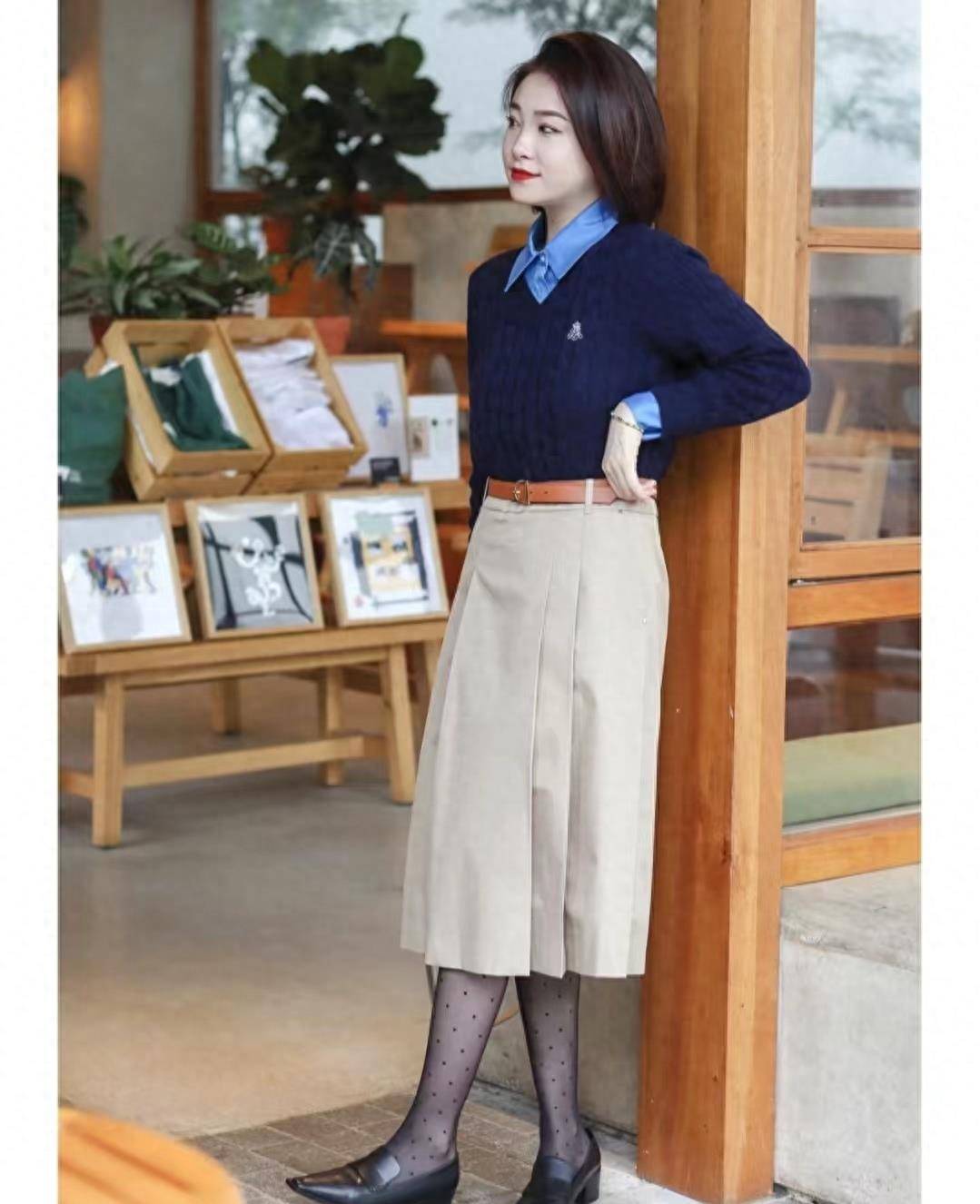 今年秋天最流行的裙子复古又时尚永远最懂女人心！爱游戏AYX体育(图14)