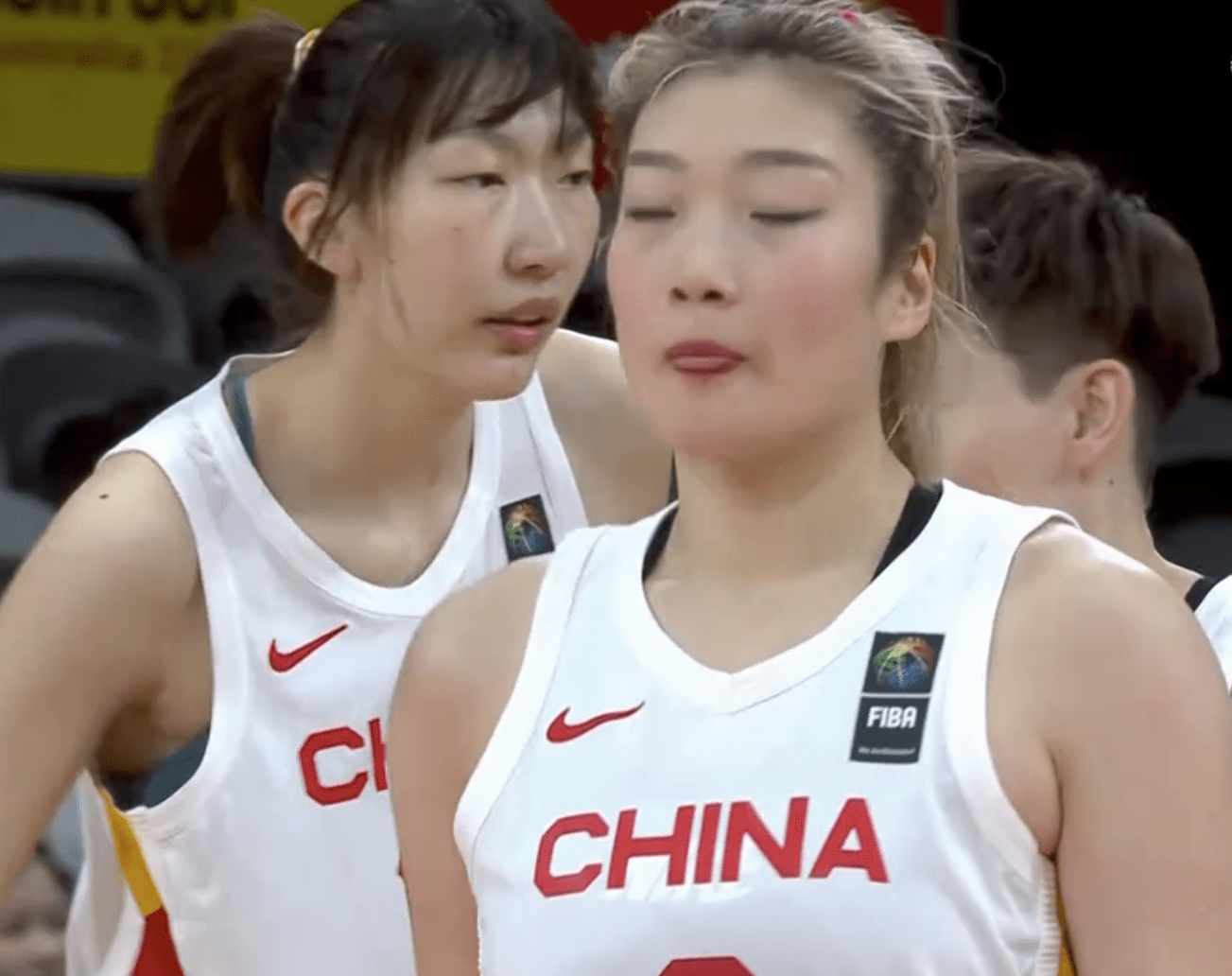 世界第一！中国女篮再次反超美国，新一姐现场诞生，不是李梦另有其人