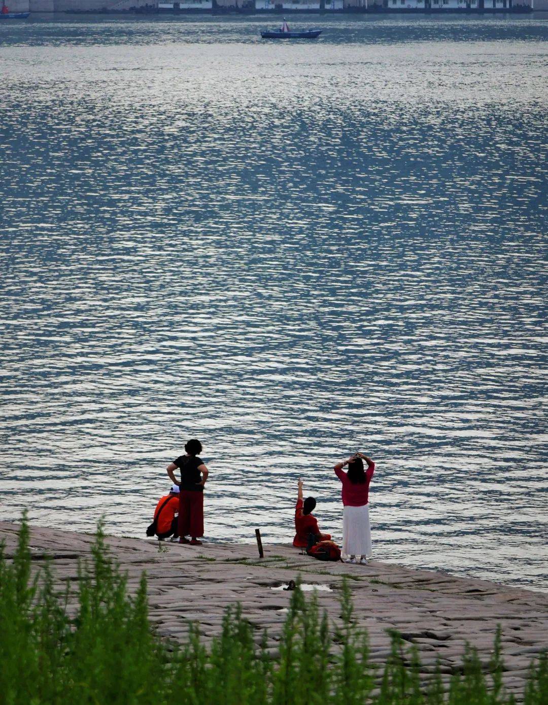 比成都火辣、比长沙够味、它是著名的美食圣地，最全重庆旅游攻略