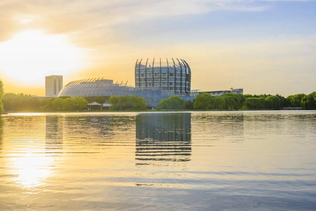 2023央广网MBA教育年度峰会：东华大学MBA