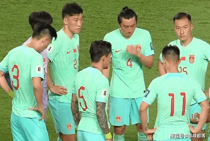 8-1！7-0！世预赛一夜8场惨案+2记戴帽：9支种子队四战全胜，国足狂欢