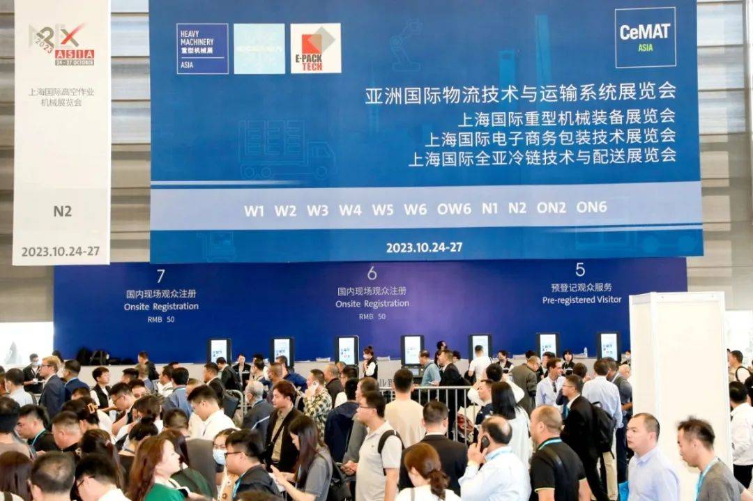 进入疫情后时代的2023年是充满挑战与不确定性的一年，对于中国智能物流产业更是如此。CeMAT ASIA 2023展会汇聚国内外知名的物流系统集成商与自动化设备供应商，从各家的展出情况和与企业的交流中，可以窥见2023年市场与行业的整体发展与趋势变化。市场层面从宏观层面，全球经济复苏弱于预期，贸易量与制造业产出下降，局部冲突不断发生；中国在大国博弈中面临复杂多变的国际形势，也在经历经济结构性升级换