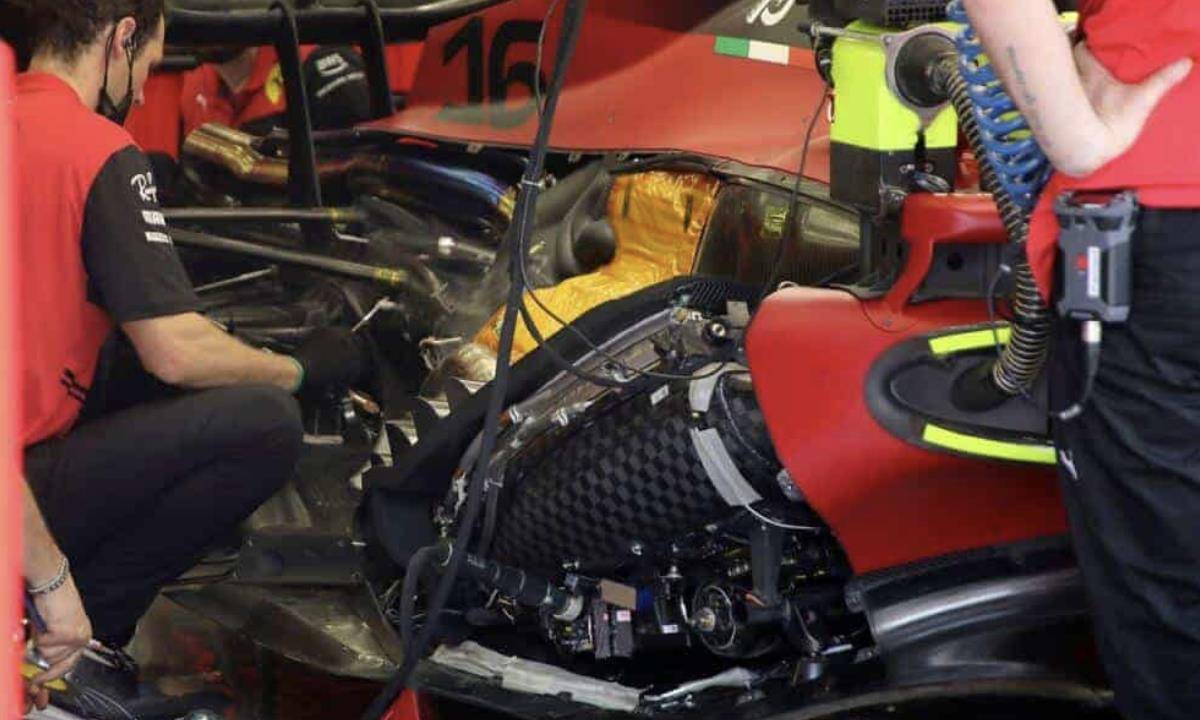 F1F1赛车世界：原创
                F1赛车科技：排气歧管的材料到底是什么？