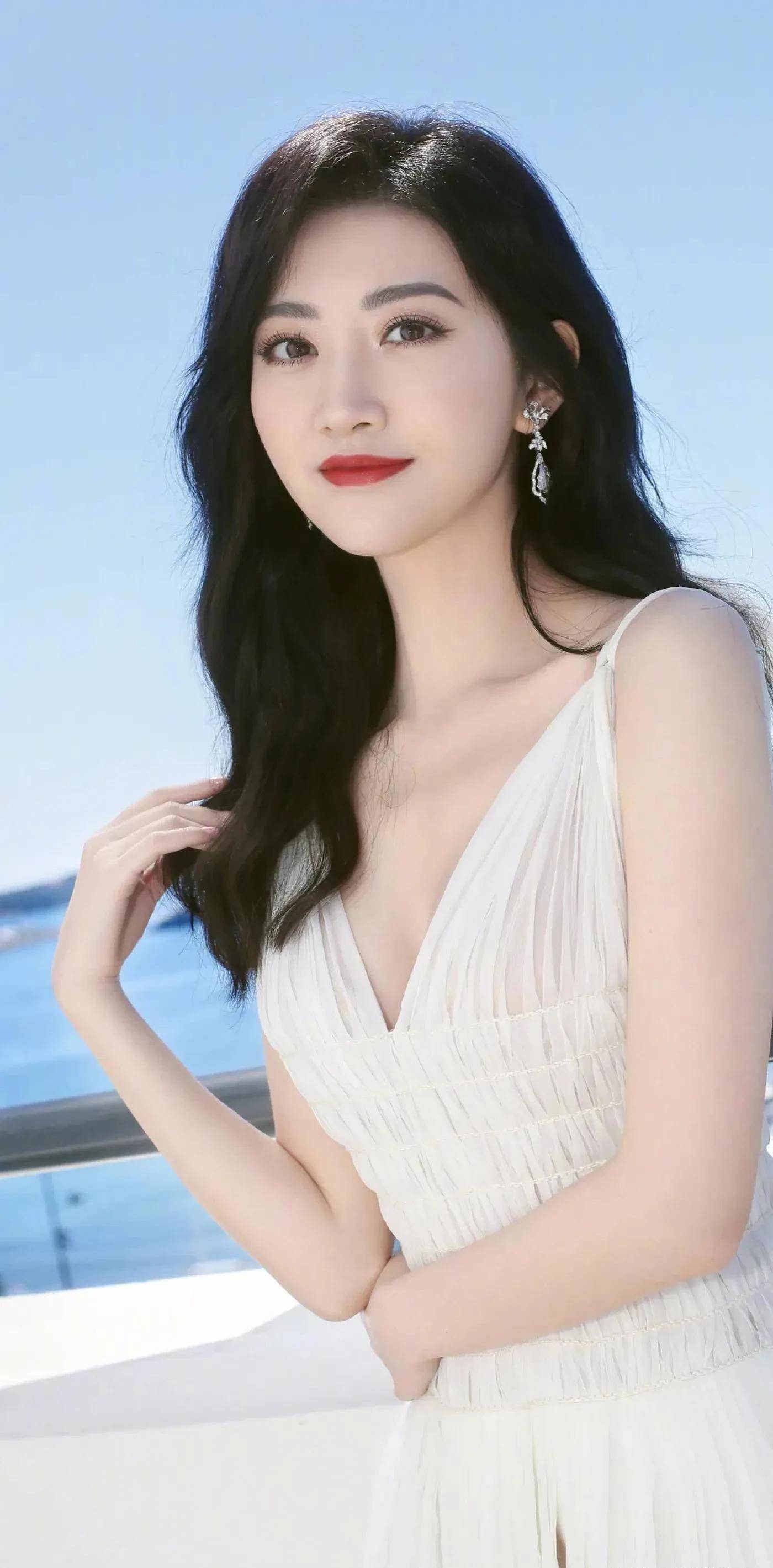 原创自古江南出美女，盘点浙江12大美女明星，哪个更美？
