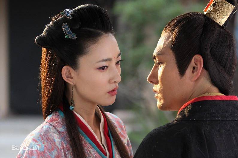 原创卧龙生2本香艳武侠小说，美女武功全都有，不愧是通吃大赢家
