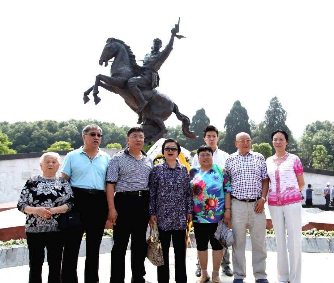 贺炳炎上将次子贺陵生逝世黄祥龙代表松滋父老唁电致哀