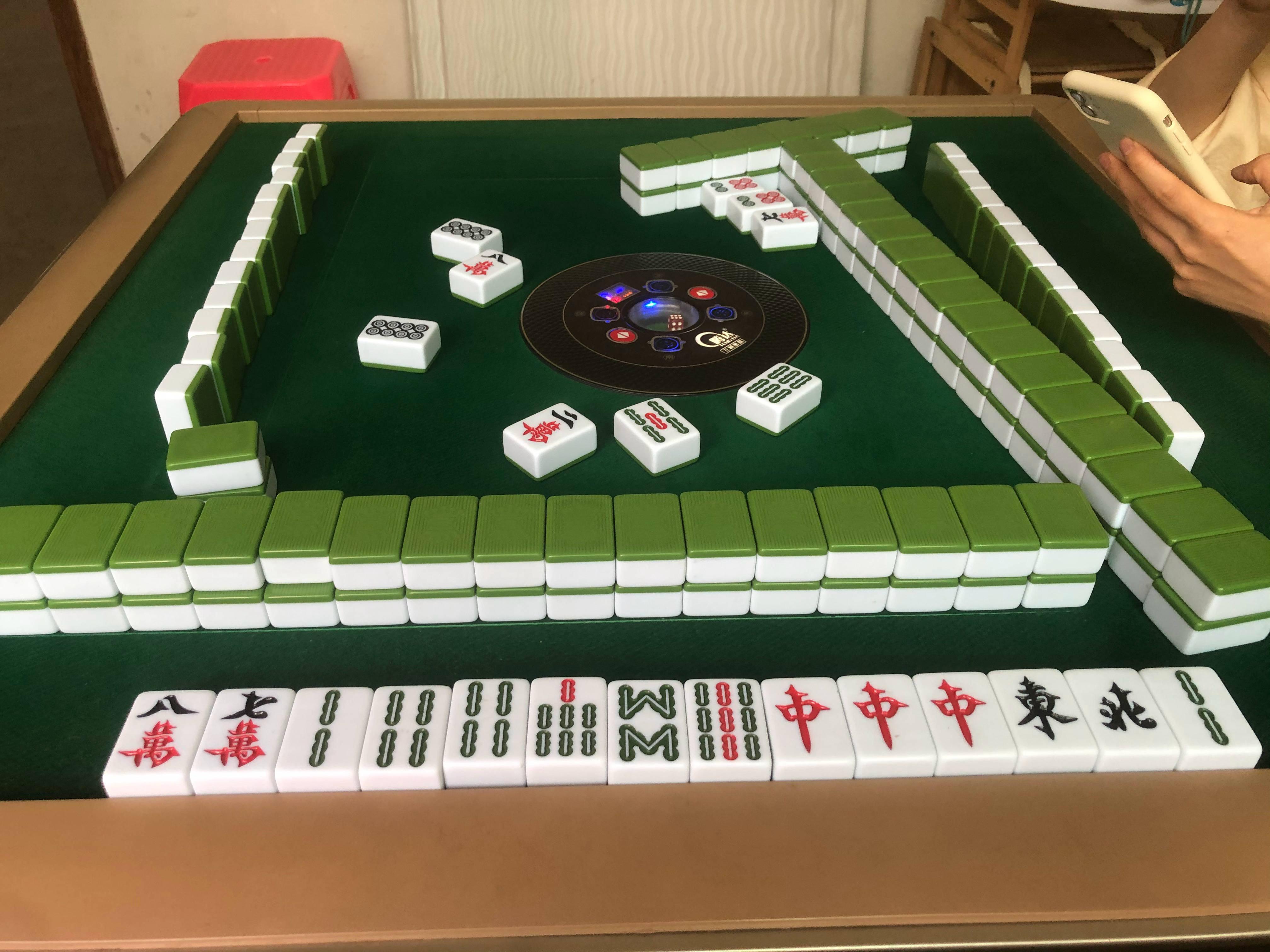 麻将怎么打胡牌几率大 0b8c70587f2b433ba7039735f9046ffc.jpeg