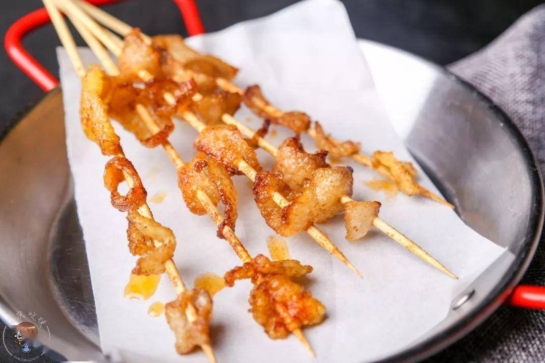 小龙虾2选1  烤嫩猪脚 秘制牛肉串 秘制羊肉串 烤牛胸油