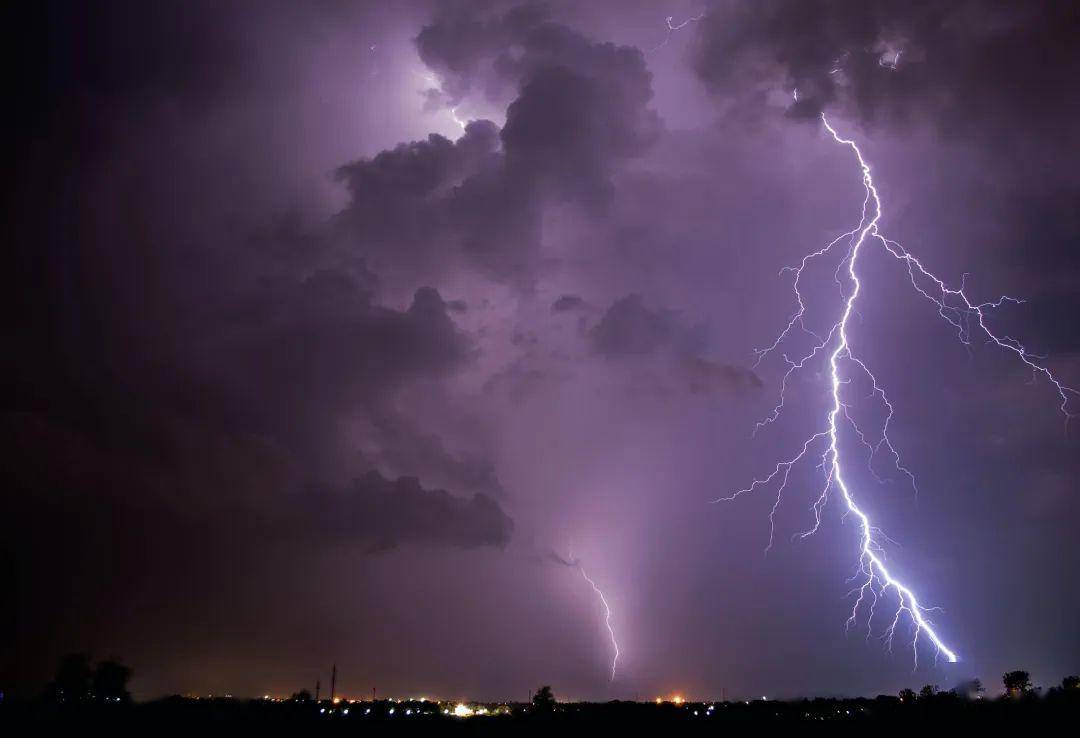河北多地仍有雷阵雨,雷雨时局地伴有强对流!明后天大风降温!