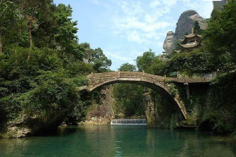 ( 世界地质 5a景区 风景名胜 国家地质 水利风景区 ) 雁荡山位于浙江