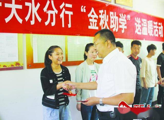 2019农民人均纯收入_农民卡通图片(2)