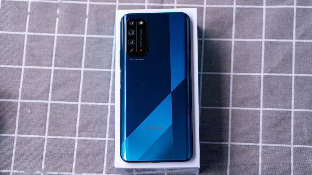 华为荣耀x10内置壁纸,华为荣耀x10max壁纸 买前必看!5个角度剖析荣耀x10