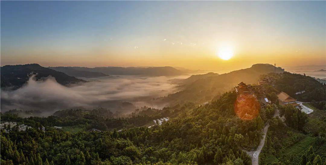 《龙马山四季图·夏海》《龙马山四季图·秋林》《龙马山四季图