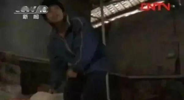 宝宝@央视曝光纸巾生产厂家黑幕！这样的纸巾你还在用吗？