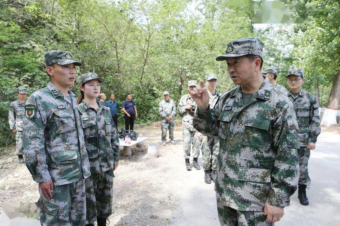 河南省军区首长机关组织工程维护队"嵩山夫妻哨"揭牌仪式