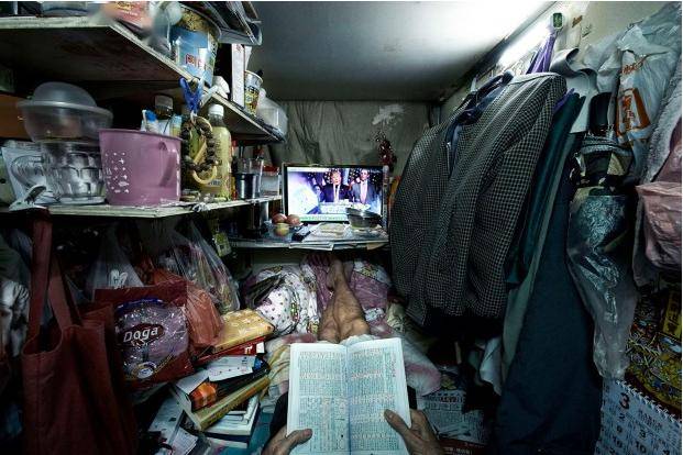 25万香港人住在不足10平的房子,比这更残忍的是:我还没死,就已经住进