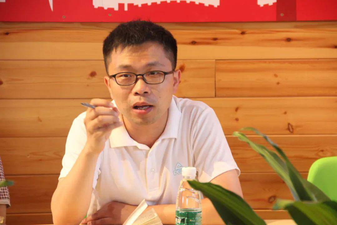 尤溪县委常委施明光介绍了尤溪县主要产业的发展状况,并表示,南康家具