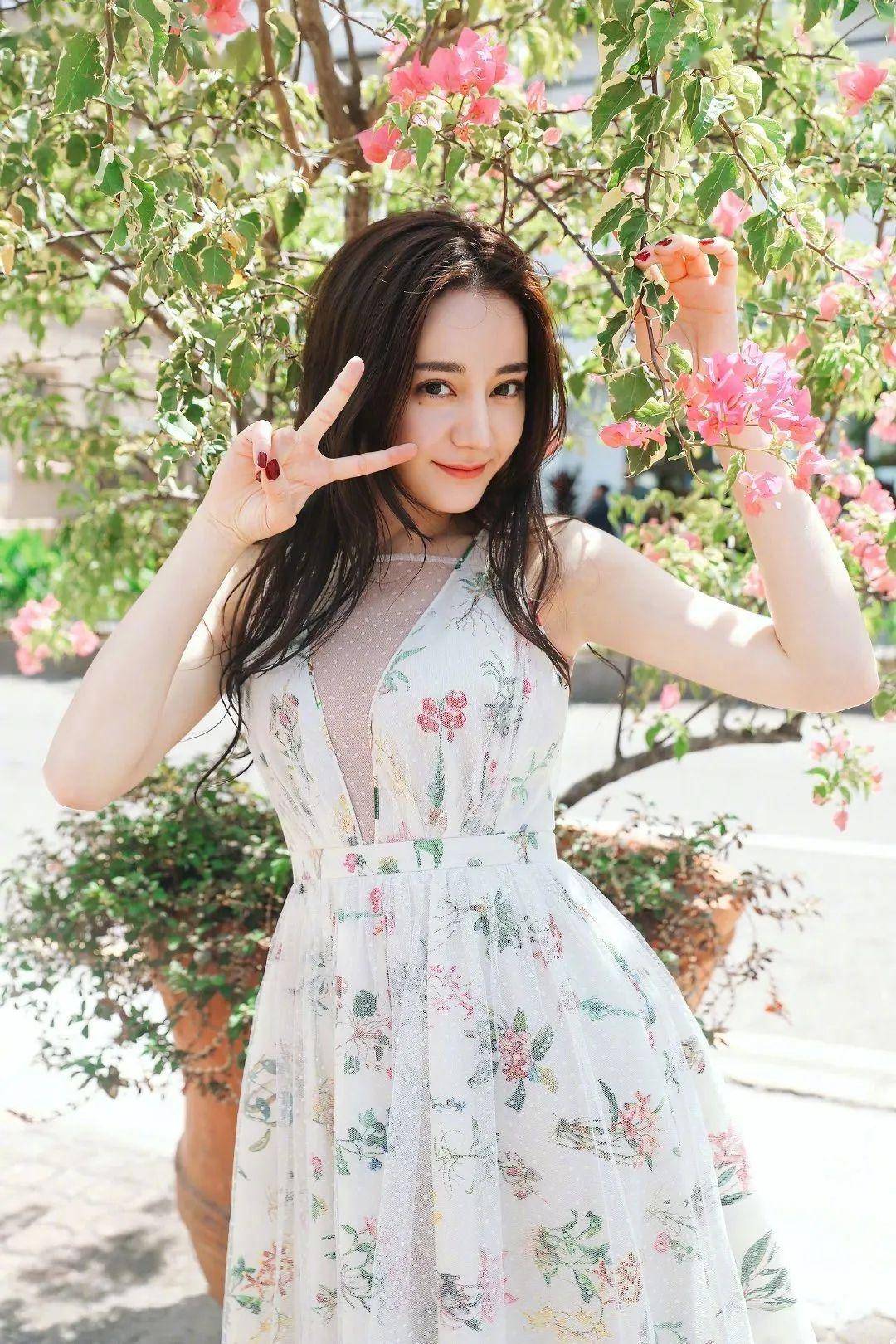 美人计|穿高圆圆的绿色碎花裙,你得这样化妆才行 美人计|穿高圆圆的绿色碎花裙,你得这样化妆才行