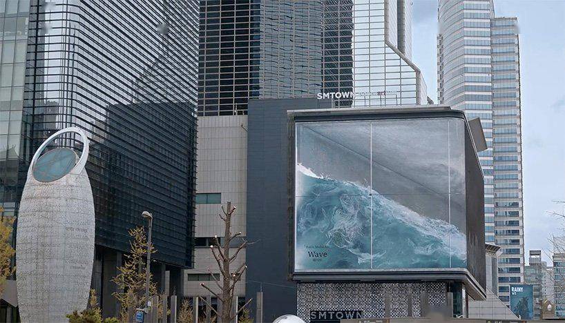 韩国街头惊现20米大水箱裸眼3d视效也太牛了吧