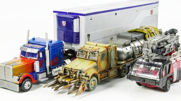 变形金刚电影擎天柱大卡车消防车机器人玩具