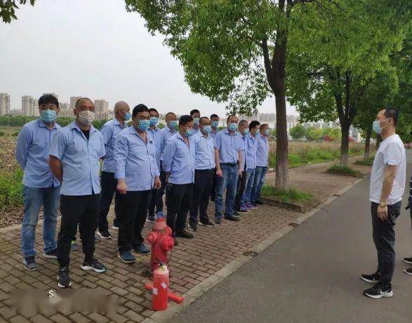 安全出行 | 基地开展班车消防应急逃生救援演练