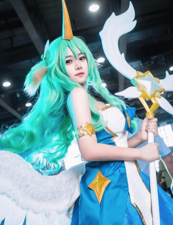 lol网红美女cos星之守护者,网友直言这奶妈谁顶得住