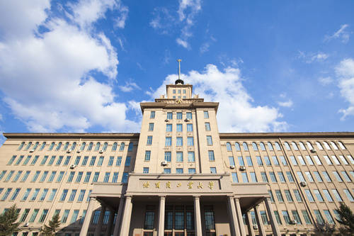 高校：直播预告：哈工大招生办主任详解高考报考政策