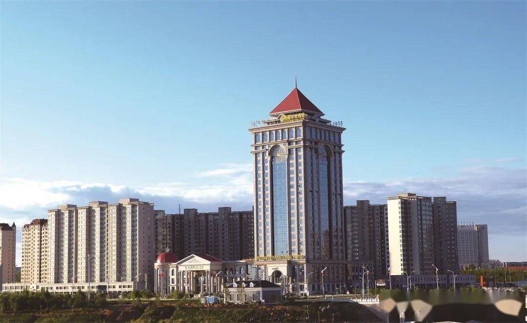 百企帮百村乌兰集团精准扶贫勇担当排忧解难暖人心