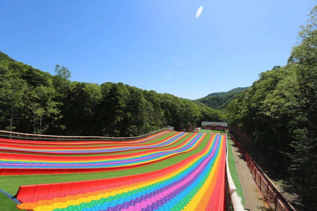 玻璃栈道▲鸡角曼索道▲玉皇金顶硬核设施▲九龙大峡谷▲芦花谷▲北欧