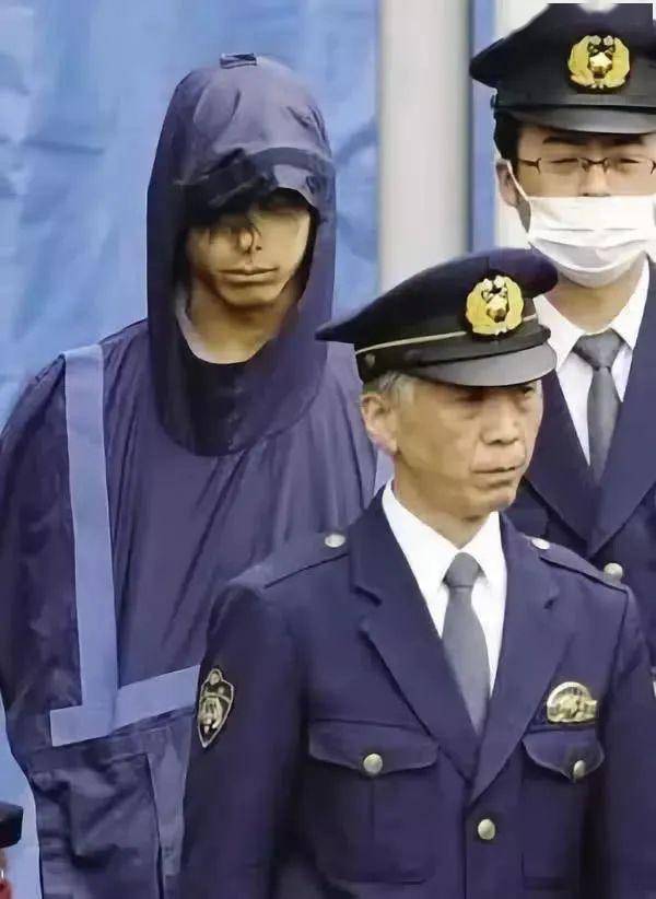 2007年,市桥达也在无意之间在学校,遇到了一个漂亮又充满活力的,英语