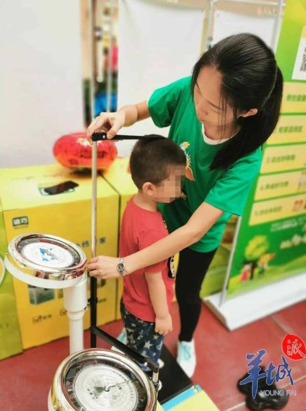 孩子|已不会再长高！医生：要给孩子定期量身高16岁男孩身高不到1.6米