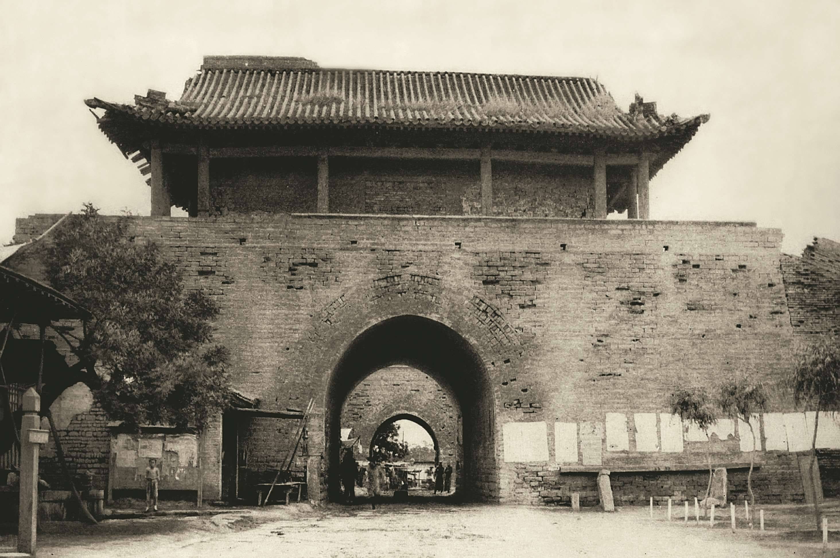 京华物语⑦:那些屹立数百年的城门楼,他用镜头抢救下来