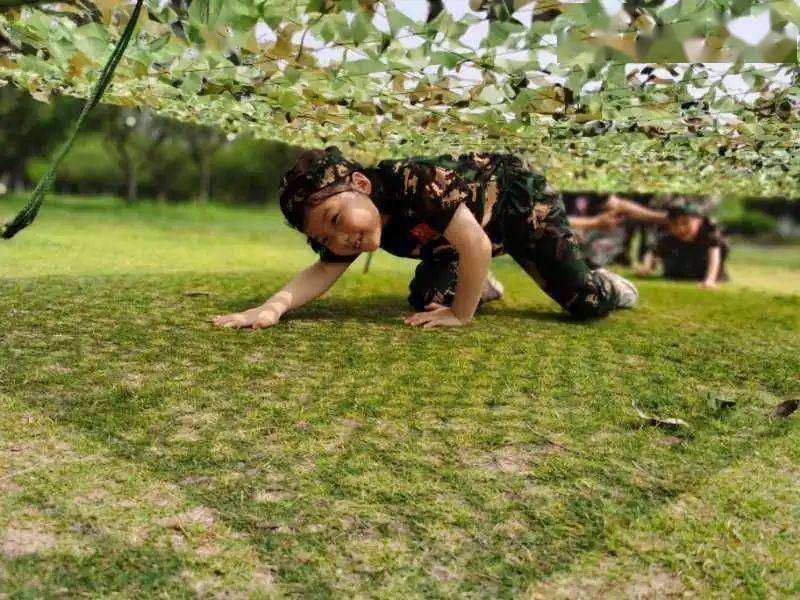 们迈着喜悦的步子,即将走进六月,走进自己的节日—六一国际儿童节