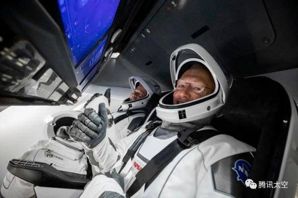 超级明星：SpaceX的龙飞船和它身上的黑科技