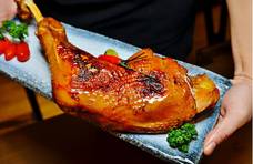 美国人最爱吃的火鸡，为何在中国无人问津？养殖户道出实情，难怪都不吃