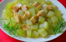 黄瓜又有新吃法，这样做鲜香柔滑，嫩美多汁，开胃下饭又回味无穷