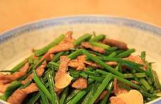 美食推荐：韭菜苔炒肉丝，洋葱炒牛肉，豆干炒秋葵，凉拌莴笋