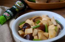 杏鲍菇的又一种新吃法，味道鲜美，隔三差五做给家人吃