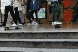 搞笑gif 以为是个王者